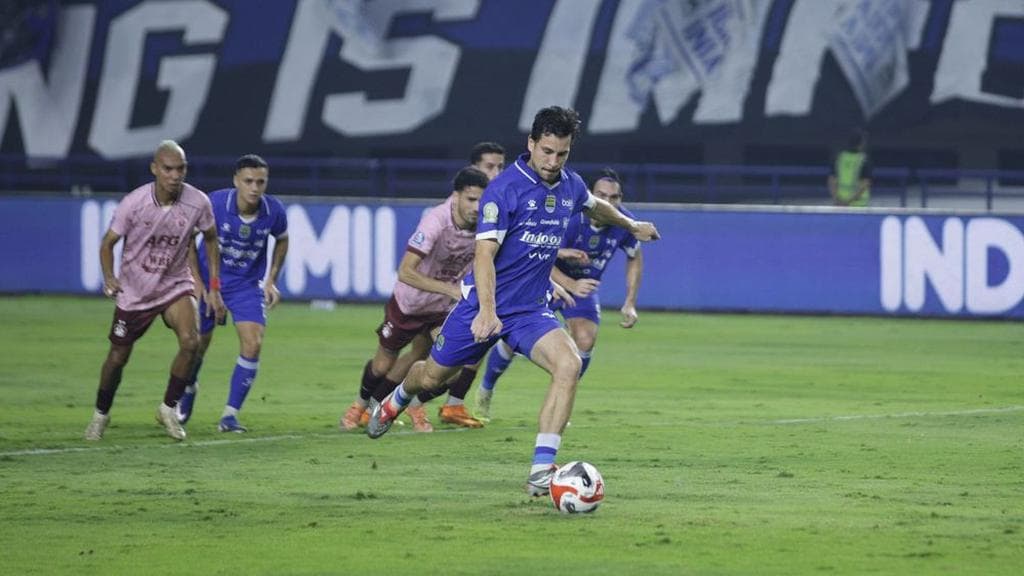 GBLA Kembali Bergemuruh: Persib Tuntaskan Persik dengan Dominasi Penuh, Rekor Kandang Tetap Suci