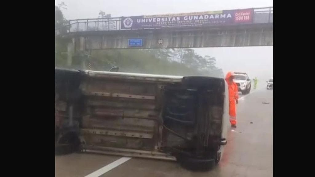 Hujan Deras di Bocimi, Mobil Terjungkal: Kisah Nyaris Tragis yang Berakhir Syukur