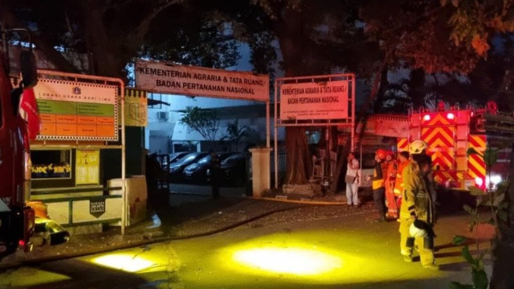 Kisah di Balik Asap di Tendean: Respons Cepat Petugas dan Hikmah di Balik Musibah