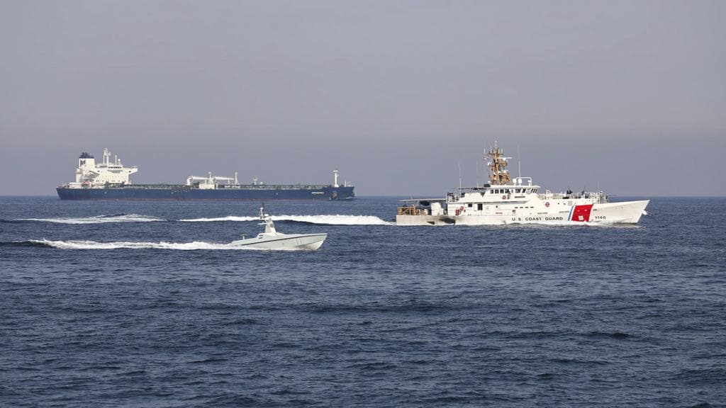 Kisah di Balik Tarif USD 2 Juta: Ketika Selat Hormuz Berubah Jadi 'Jalan Tol' Berbayar