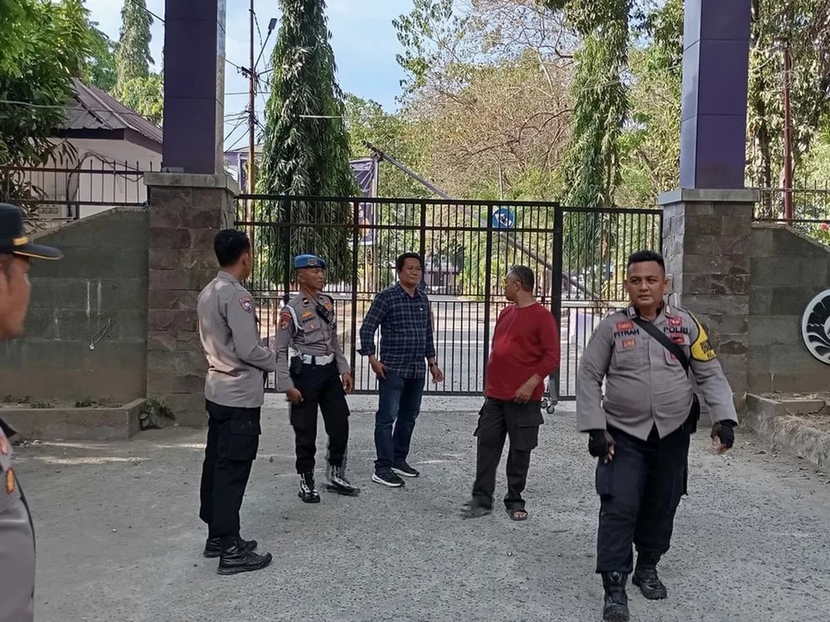 Retak di Aspal: Ketika Algoritma dan Barikade Bertemu di Titik yang Sama